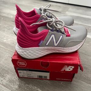 New balance Fresh Foam Roav Kids sneakers, gently used, size US 1 1/2 Kids